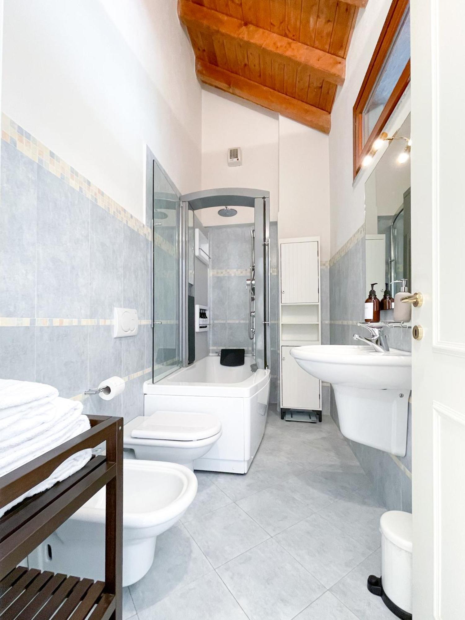 Villa Luminosa Laglio - Private Parking, Garden מראה חיצוני תמונה